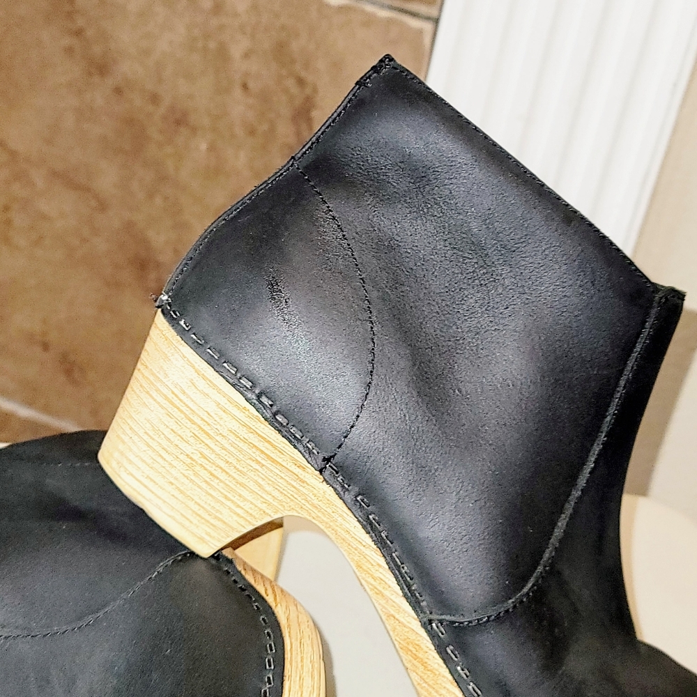 Dansko Black Leather Mules with Tan Wooden Heel - Picture 3 of 14